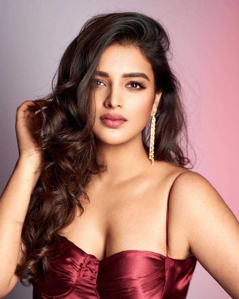 nidhhi