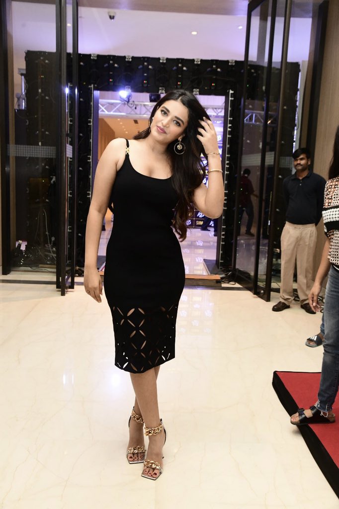 nidhhi