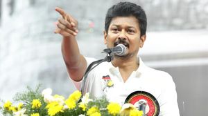 துணை முதலமைச்சர் உதயநிதி சொத்து மதிப்பு எவ்வளவு? இத்தனை கோடிகளுக்கு அதிபதியா?