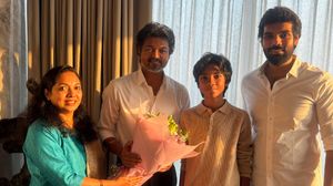 CM விஜய்யை சந்தித்த சத்யராஜ் மகன்.. ஒரே பூரிப்பா இருக்காருப்பா சிபிராஜ்