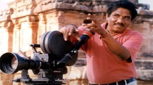 பாரதிராஜாவுக்கு எத்தனை காதல்கள் தெரியுமா?.. முதல் காதலை கடைசிவரை அவர் மறக்கவே இல்ல