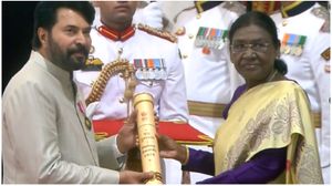 5 தசாப்த திரையுலக சாதனை.. இந்திய சினிமாவை திரும்பிப் பார்க்க வைத்த மம்மூட்டி!