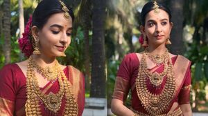 சாமி சிலையாட்டம் பிக்பாஸ் திவ்யா கணேஷ்.. ஆனால் அந்த கேப்ஷன் தான் குபீர் சிரிப்பை வரவெச்சுடுச்சு
