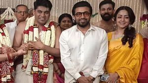 ரசிகரின் திருமணம்.. ஜோடியாக சென்ற சூர்யா - ஜோதிகா.. எவ்வளவு மதிக்கிறாங்க பாருங்க