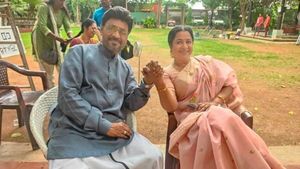 பாக்யராஜ் துக்க வீடு சர்க்கஸ் போல் ஆகிவிட்டது..  இரக்கமே இல்லையா?.. விஜய்க்கு ராதிகா கோரிக்கை