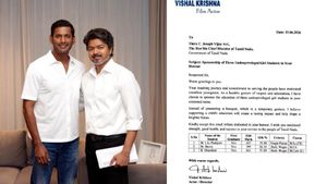 முதலமைச்சர் விஜய்க்கு மறக்க முடியாத பரிசை வழங்கிய விஷால்.. 3 மாணவிகளின் படிப்பு.. சூப்பர்!