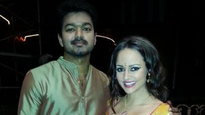 கொஞ்சம் அட்ஜெஸ்ட் பண்ணிக்கோங்க.. விஜய்யுடன் ஜில்லா படத்தின் ‘ஜிங்குனமணி’ பாடலுக்கு ஆடியவரின் போஸ்ட்!