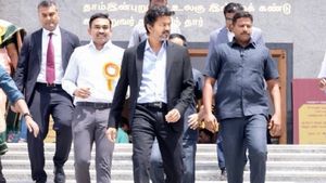 முதல்வன் பட சீனையும் ரீக்ரியேட் செய்த சிஎம் விஜய்.. ஃபயர் விட்டுக் கொண்டாடும் ஜன நாயகன் ஆர்மி!