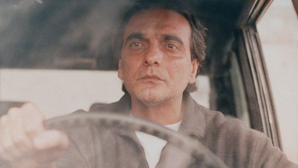 இந்த படம் பார்க்க தைரியம் மட்டும் போதாது.. அதுவும் ரொம்ப முக்கியம்.. சாகத்துணிந்தவன் கதை