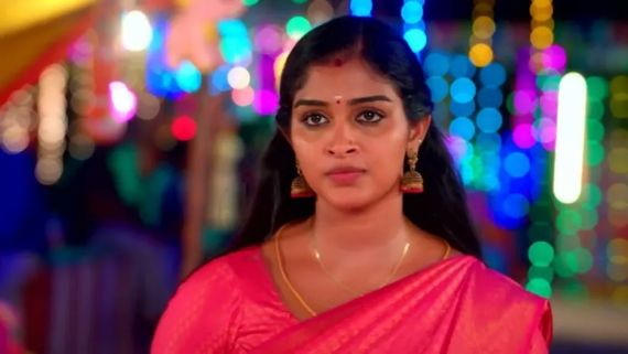 திட்டமிட்டபடி கச்சேரி நடக்குமா? தீபா வருவாளா? கார்த்திகை தீபம் சீரியல் இன்றைய எபிசோட்!