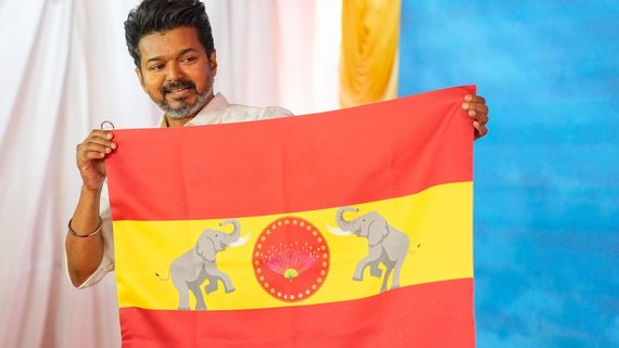 மனம் தவம் கிடக்கிறது.. இவர்கள் எல்லாம் மாநாட்டுக்கு வர வேண்டாம்.. தவெக தொண்டர்களுக்கு விஜய் கடிதம் 