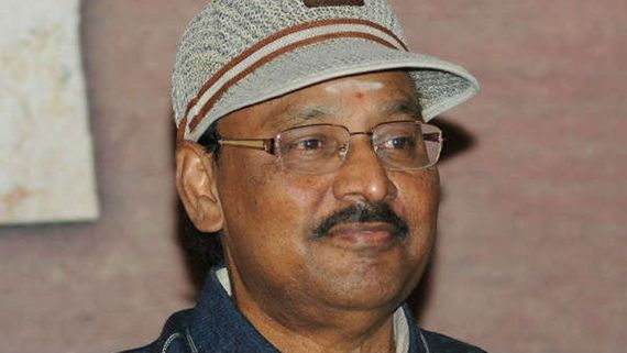 ஒரு டயலாக்கிற்காக 4 நாட்கள் ஷூட்டிங்கை தள்ளி வைத்த பாக்யராஜ்.. பார்த்திபன் செய்த சம்பவம் தெரியுமா?