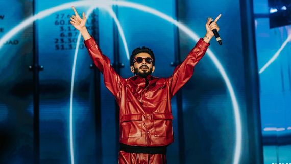 Hukum World Tour: சீனியர்களை ஓரம் கட்டி.. பிசுரு தட்டாமல் சாதனை படைத்த ராக் ஸ்டார் அனிருத்! 