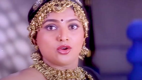 Thaththuvamasi : ரோஜா இறங்கி குத்திய கிளாமர் பாட்டில்.. இப்படி ஒரு வாழ்க்கைத் தத்துவமா..
