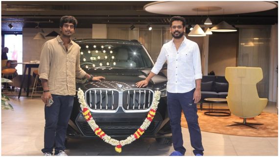  ‘டூரிஸ்ட் ஃபேமிலி’ இயக்குநருக்கு திருமணம்.. BMW காரை பரிசளித்த தயாரிப்பாளர்!