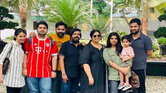 சிம்பு செம க்யூட் ப்பா.. சின்ன வயதில் தம்பி, தங்கையுடன் தீபாவளி கொண்டாட்டத்தை பாருங்க.. வேற லெவல்