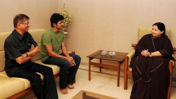 விஜய் மீது ஜெயலலிதாவுக்கு இருந்த கோபத்துக்கு அதுதான் காரணம்.. ஓபனாக சொன்ன பிரபலம்
