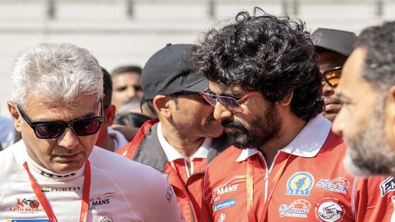 கார் ரேஸில் அஜித்.. படையெடுத்து சென்று நடிகர்கள் பார்க்க காரணம் என்ன தெரியுமா?