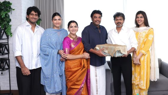 குஷ்பு மகள் திருமண வேலைகள் களைகட்டுது.. முதலமைச்சர் விஜய்க்கு பத்திரிகை.. கண்டிப்பா வருவாரு!