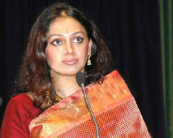 படங்களில் நடிக்க பேச்சுவார்த்தை