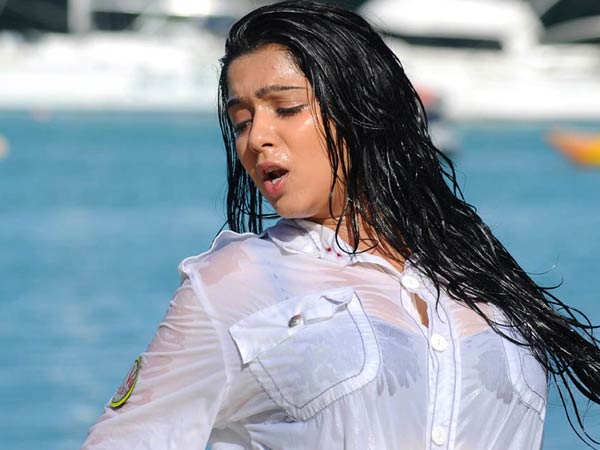 தமிழில் அடக்கம், தெலுங்கில் அதகளம்