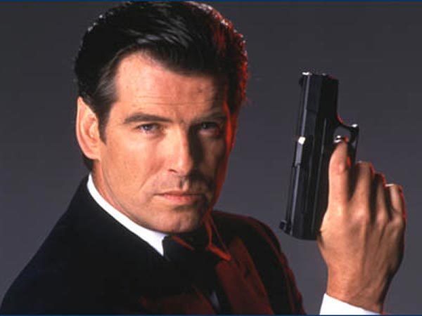 பியர்ஸ் பிராஸ்னனும் அவராகவே விலகினார்..