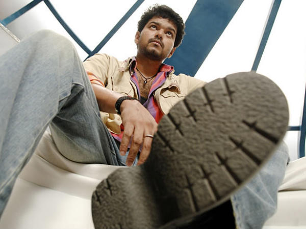 பக்கத்து வீட்டுப் பையன்.. எதுத்த வீட்டு மாமா