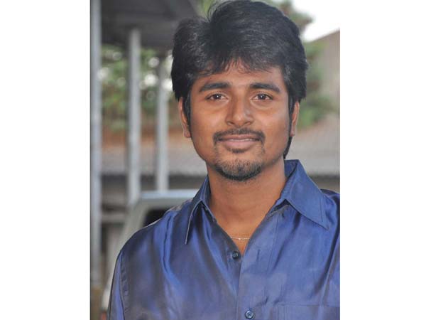 நிகழ்ச்சித் தொகுப்பாளர் டூ ஹீரோ