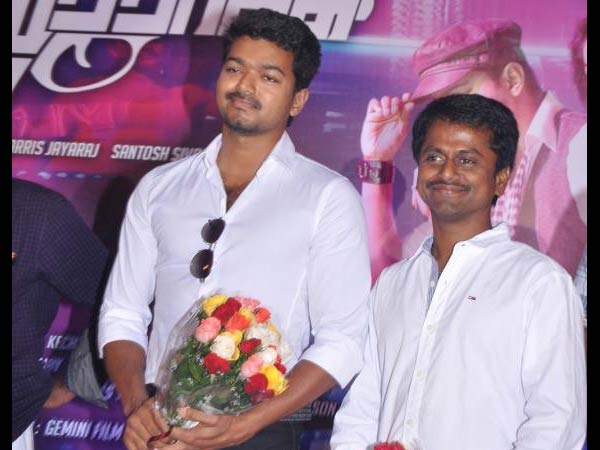 உச்சி குளிர்ந்த விஜய், முருகதாஸ்