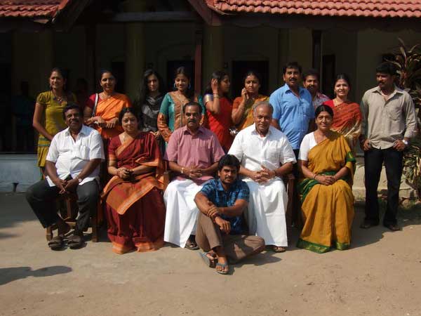 உற்சாகமிழந்த உறவுகள் உற்சாகமிழந்த உறவுகள்