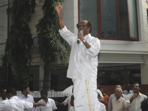 வாக்களித்த ரஜினி...