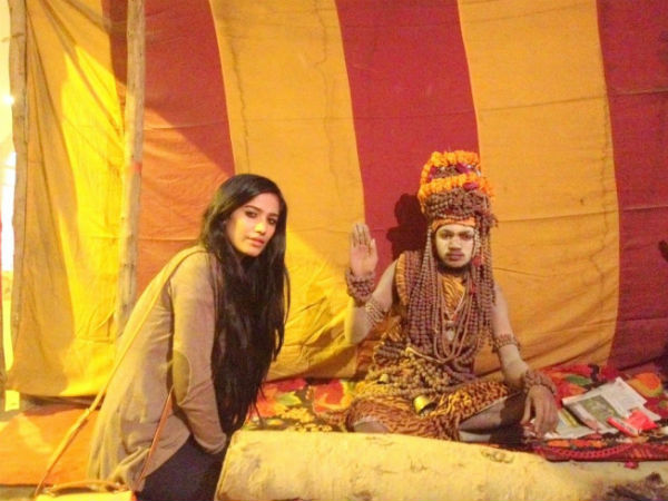 எதுக்கெல்லாம் ஆசி வாங்குறது என்றே இல்லையா?