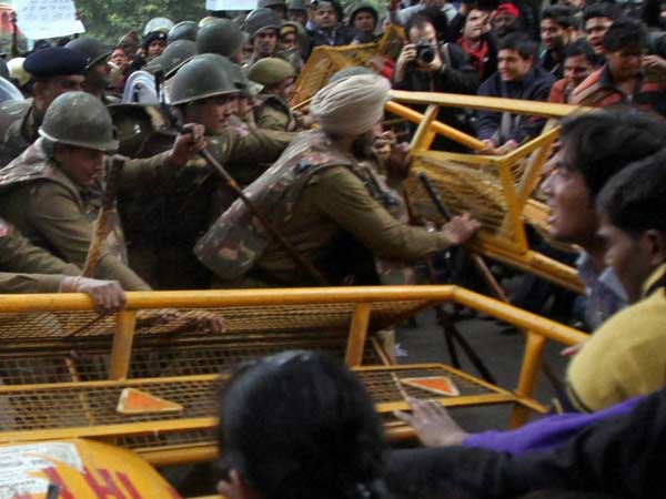 சட்டம் ஒழுங்கு சீர்கெடும்
