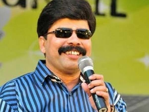 சூப்பர் ஸ்டாருக்கு போட்டினா அது இந்த பவர்ஸ்டார்