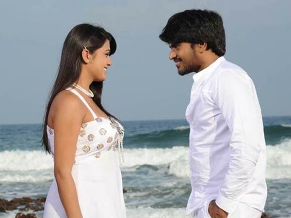 கடற்கரை.. சாக்லேட்…ரோஜா