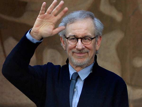 பாலிவுட் கலைஞர்களுடன் இணைந்து பணியாற்றத் திட்டம்? பாலிவுட் கலைஞர்களுடன் இணைந்து பணியாற்றத் திட்டம்?