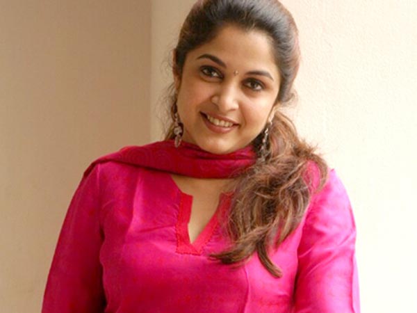 கம்பீரமும் கவர்ச்சியும் கலந்த குரல்