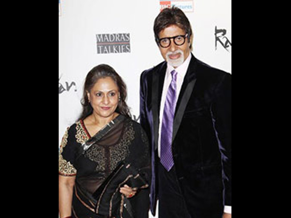 என்னைத்தேடி காதல் என்னும் வார்த்தையனுப்பு...