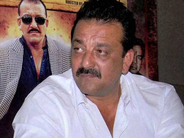 அறையே டப்பிங் தியேட்டரானது...