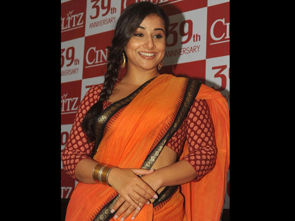 பாலிவுட்டே புகழுது...