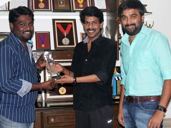 நெற்றியில் முத்தமிட்டு...