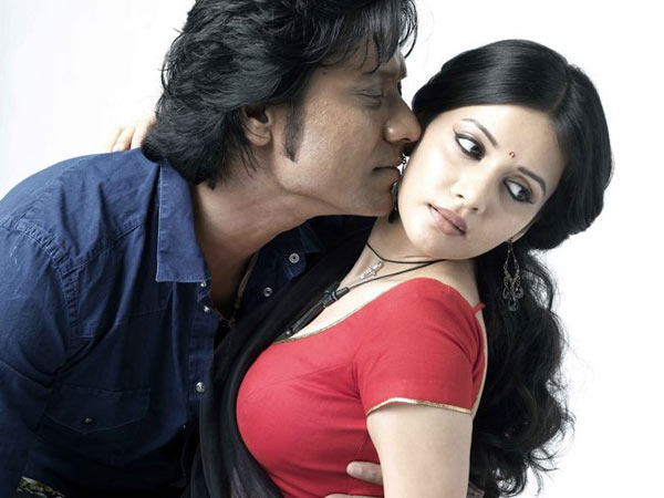 இசையால் மயங்காத இதயமுண்டோ...