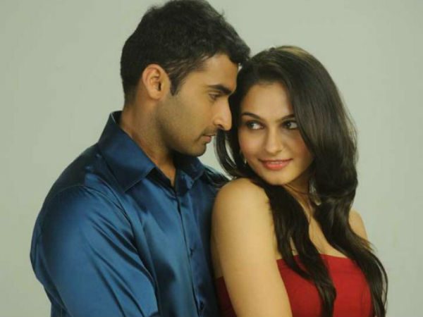 புதிய திருப்பங்கள் நாயகி