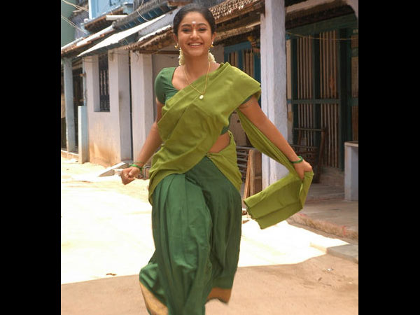 பூனம் பாஜ்வா – சேவல்