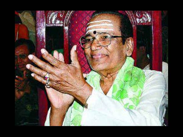 அமைதியான நதியினிலே ஓடம்...