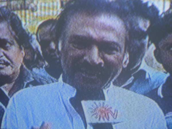 வாழவைத்த மகான்