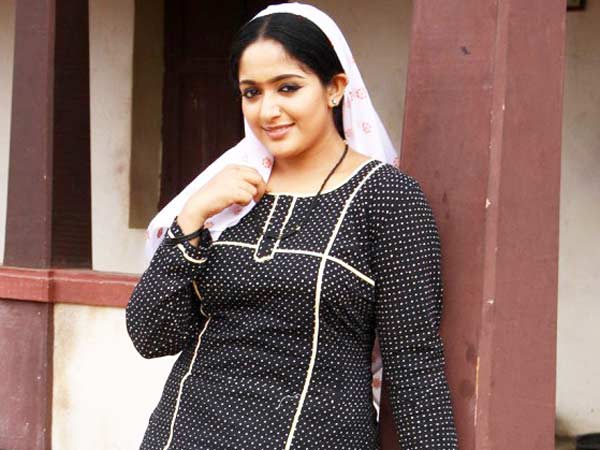 அவரையே மிமிக்ரி செஞ்சுட்டாங்களே...