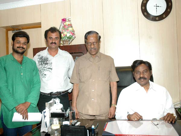 பாடல் இயற்றுநர் 