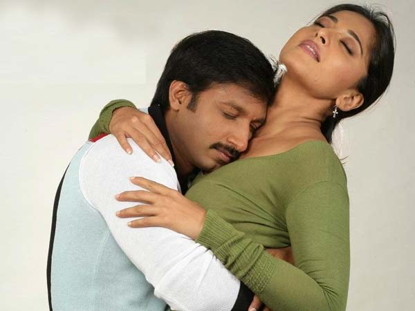 கோபிசந்துடன் காதல்