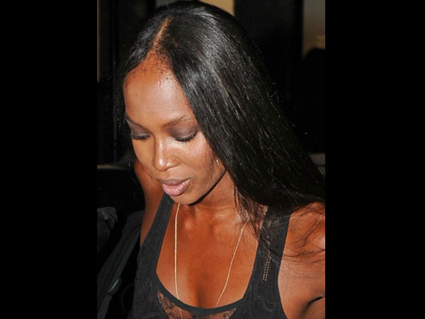 நவோமியைப் பார்க்க கூடிய மாடல்கள்